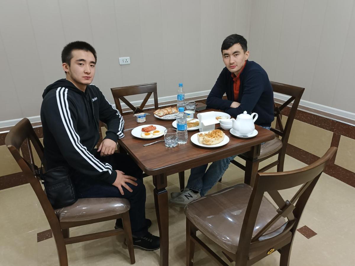 Gold Camel Registan Hotel Samarkand Bagian luar foto