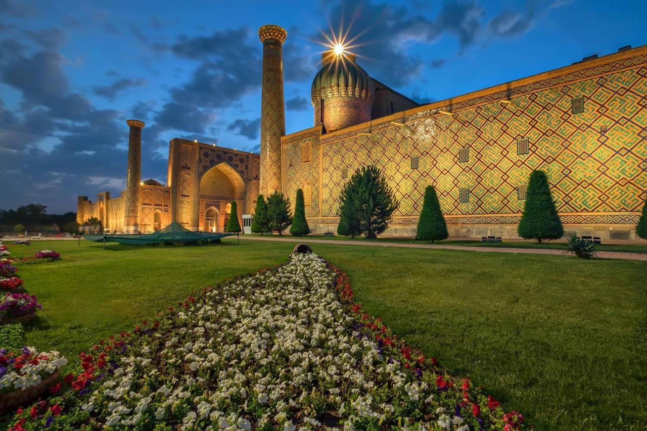 Gold Camel Registan Hotel Samarkand Bagian luar foto